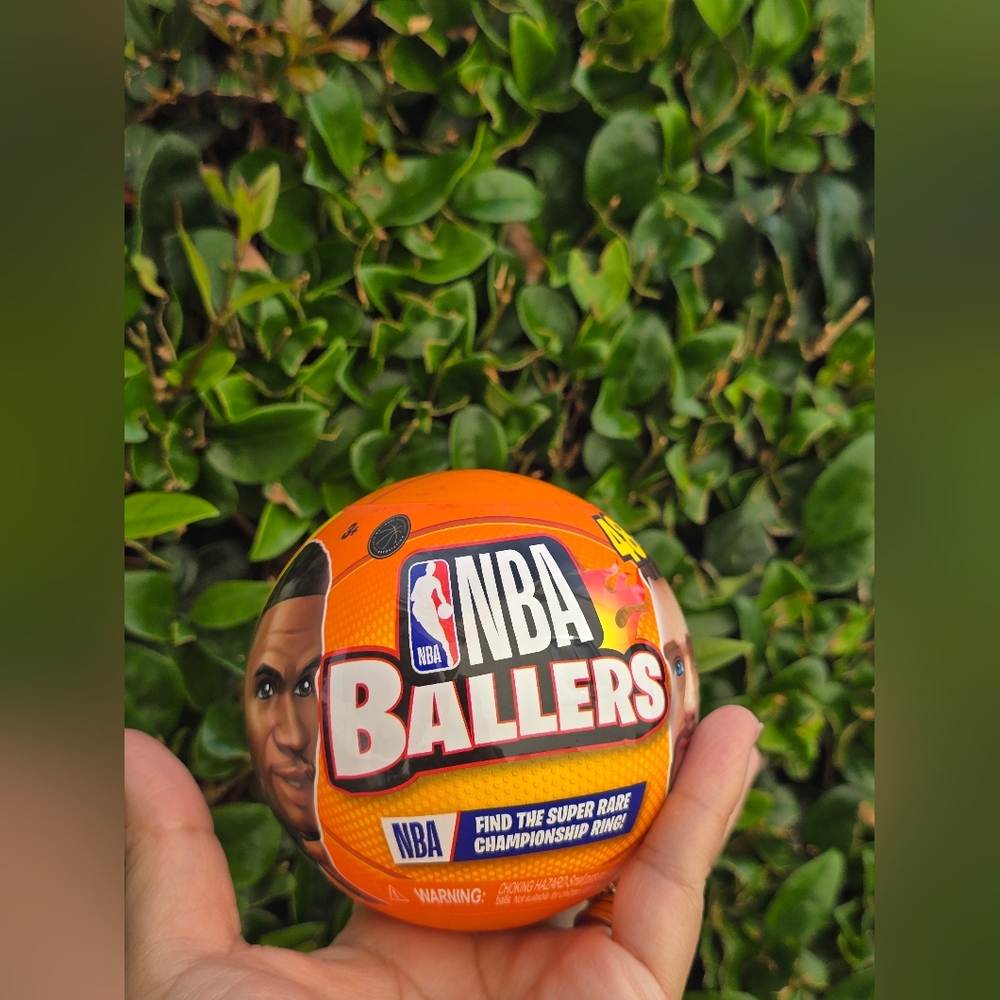 Surprise NBA Ballers Collectible Mystery Capsule Toy